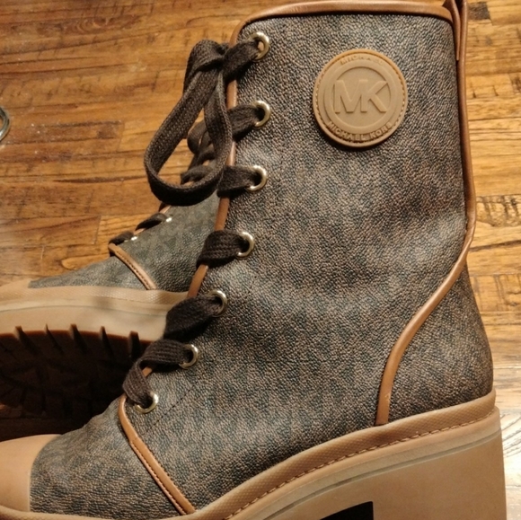 Michael Kors MK boots - Picture 2 of 8